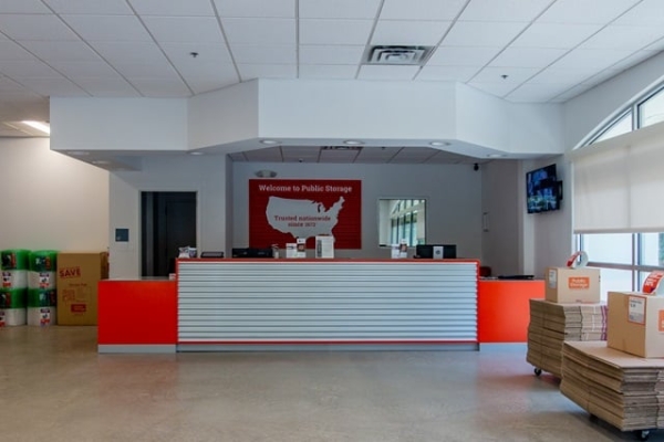 Facility photo: //images.sparefoot.com/medium/2148676a008d768d27a.jpg