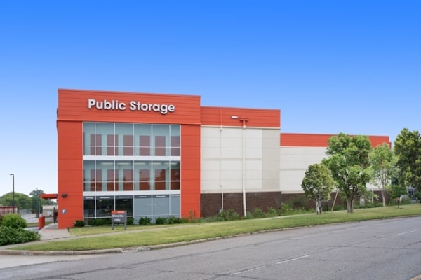 Facility photo: //images.sparefoot.com/medium/2148756a256c7ac266f.jpg