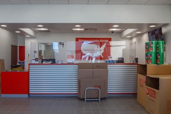 Facility photo: //images.sparefoot.com/medium/214877692da122626f6.jpg