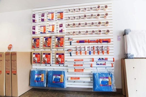 Facility photo: //images.sparefoot.com/medium/2148806877a403826b8.jpg