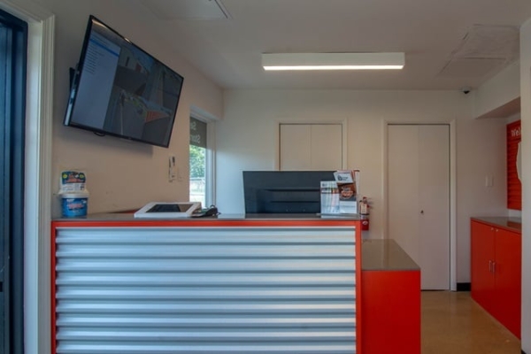 Facility photo: //images.sparefoot.com/medium/2148836878f572c56ab.jpg