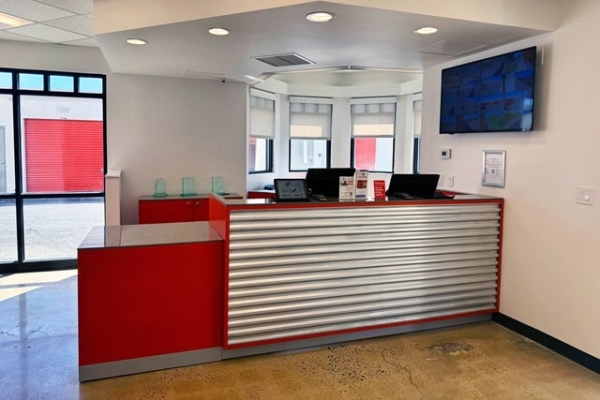 Facility photo: //images.sparefoot.com/medium/214889688e0db2666a2.jpg