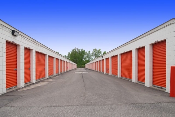 Facility photo: //images.sparefoot.com/medium/2148966a032e72f0700.jpg