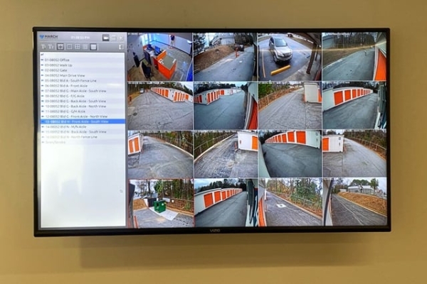 Facility photo: //images.sparefoot.com/medium/214897695bca5e7fbc3.jpg