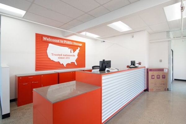 Facility photo: //images.sparefoot.com/medium/214898687655cdd88c8.jpg
