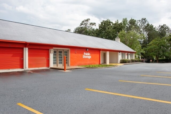 Facility photo: //images.sparefoot.com/medium/214903687a46f3d4899.jpg