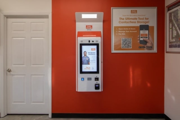 Facility photo: //images.sparefoot.com/medium/214907695e6a24884ff.jpg