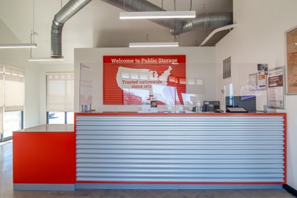 Facility photo: //images.sparefoot.com/medium/2149086910a30393c27.jpg