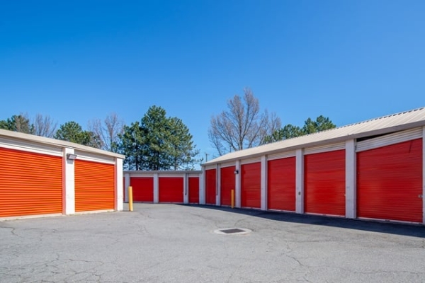 Facility photo: //images.sparefoot.com/medium/21490869f9f09c6688d.jpg
