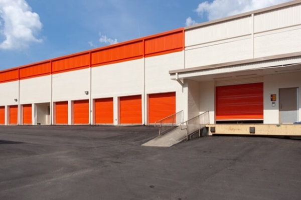 Facility photo: //images.sparefoot.com/medium/214912687f910a27085.jpg