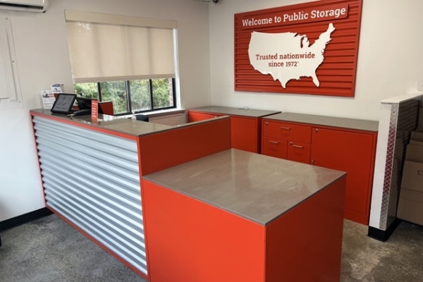 Facility photo: //images.sparefoot.com/medium/21491569eb6a972e494.jpg