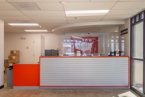 Facility photo: //images.sparefoot.com/medium/2149196878f556af67a.jpg