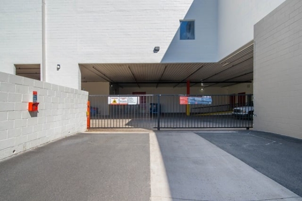 Facility photo: //images.sparefoot.com/medium/21491969f9f08fd703e.jpg