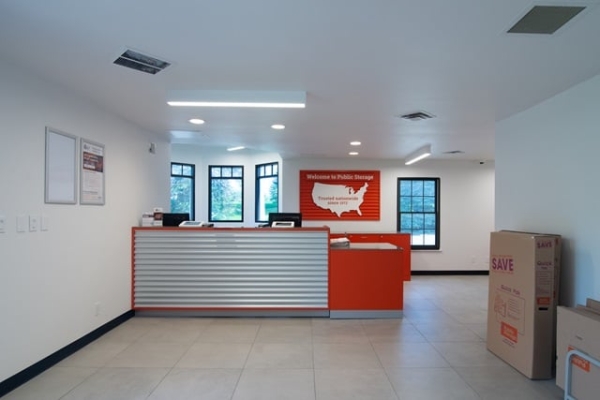 Facility photo: //images.sparefoot.com/medium/21492068974992721dd.jpg