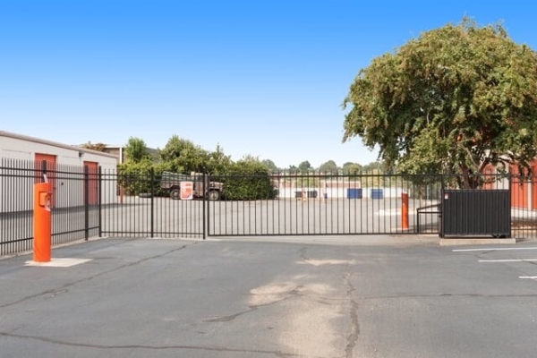 Storage Units at Public Storage - Charlotte - 4555 South Blvd - 4555 South Blvd