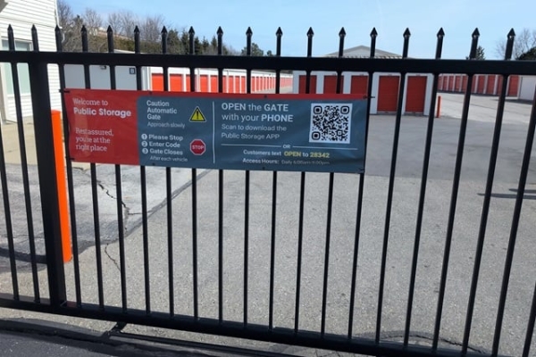 Facility photo: //images.sparefoot.com/medium/2149266878f4e8e0030.jpg