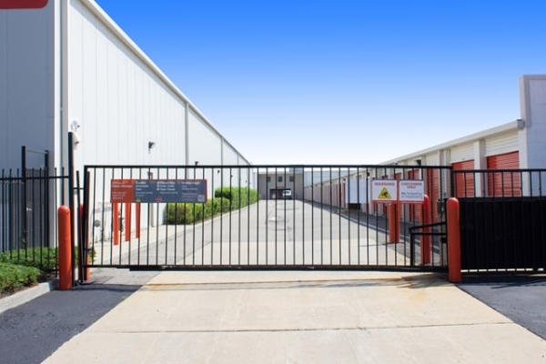 Facility photo: //images.sparefoot.com/medium/214928698352760f2e2.jpg