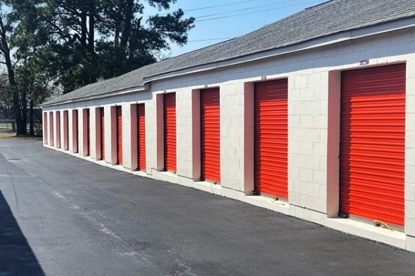 Facility photo: //images.sparefoot.com/medium/2149296884d30c505b2.jpg