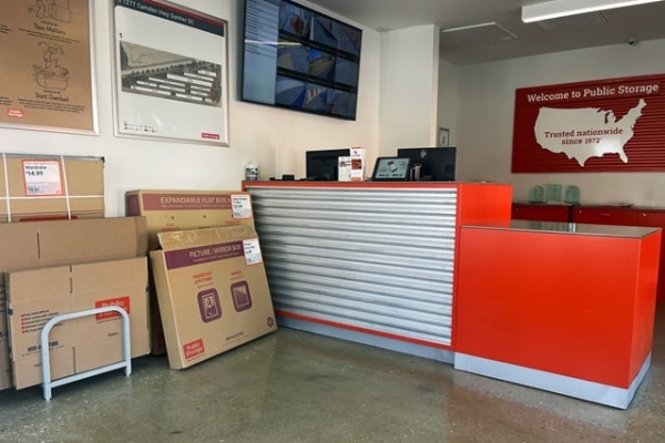 Facility photo: //images.sparefoot.com/medium/2149296970e13731663.jpg