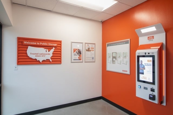 Facility photo: //images.sparefoot.com/medium/2149306880de38bca60.jpg