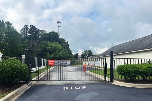 Facility photo: //images.sparefoot.com/medium/2149326918888430013.jpg