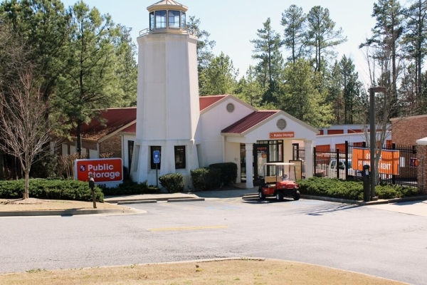 Facility photo: //images.sparefoot.com/medium/214936689b3c942d34c.jpg