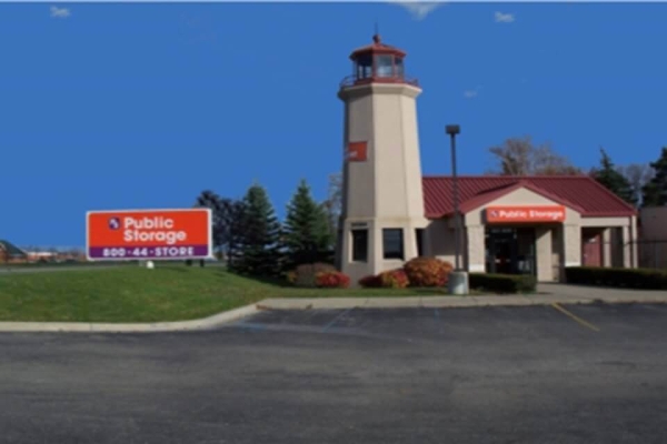 Facility photo: //images.sparefoot.com/medium/214940698f30921b020.jpg