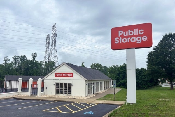 Facility photo: //images.sparefoot.com/medium/21494669f7485d394c4.jpg