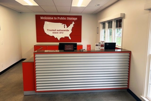 Facility photo: //images.sparefoot.com/medium/21494669f7485f3cf9f.jpg