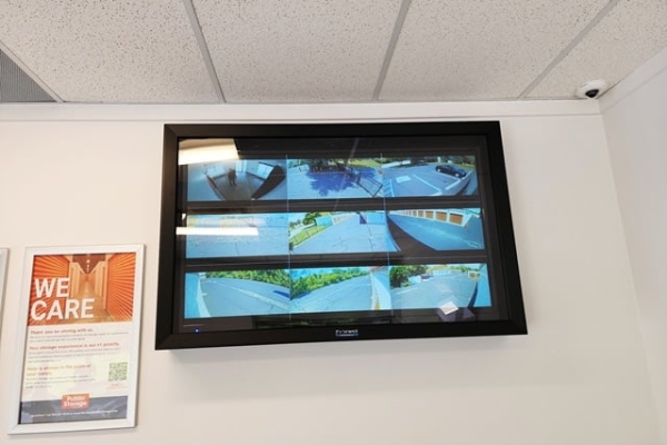 Facility photo: //images.sparefoot.com/medium/2149486878f4e83d6dd.jpg