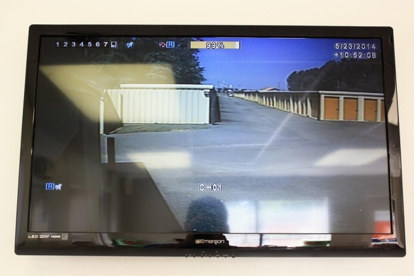 Facility photo: //images.sparefoot.com/medium/214950697774cea42a9.jpg