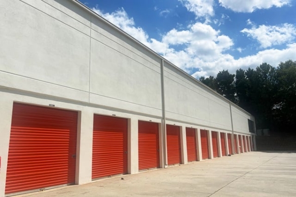 Facility photo: //images.sparefoot.com/medium/21495269625f9315775.jpg