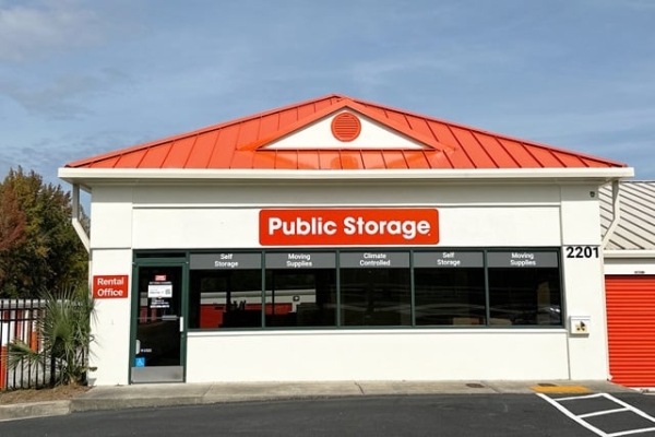 Facility photo: //images.sparefoot.com/medium/2149536a5634415140f.jpg