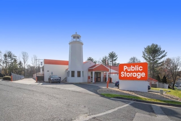 Facility photo: //images.sparefoot.com/medium/214954689f305ea4930.jpg