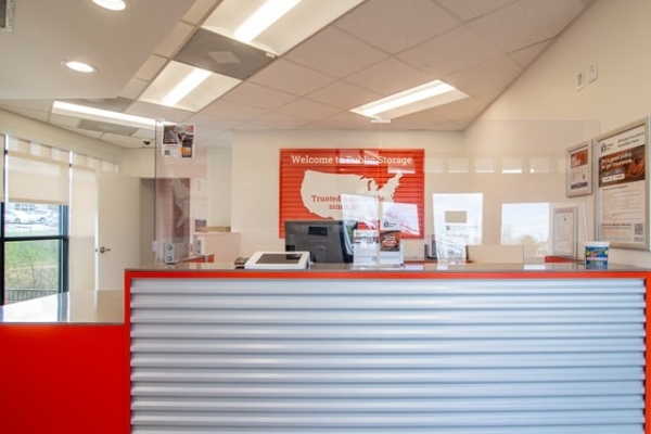 Facility photo: //images.sparefoot.com/medium/2149586884d28c3eede.jpg