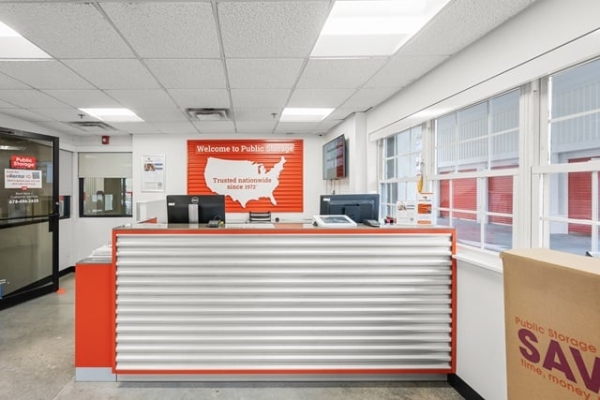 Facility photo: //images.sparefoot.com/medium/214963687f907525313.jpg