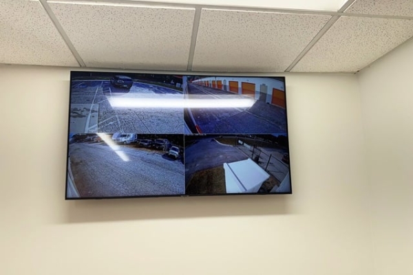 Facility photo: //images.sparefoot.com/medium/2149676984a4819151e.jpg