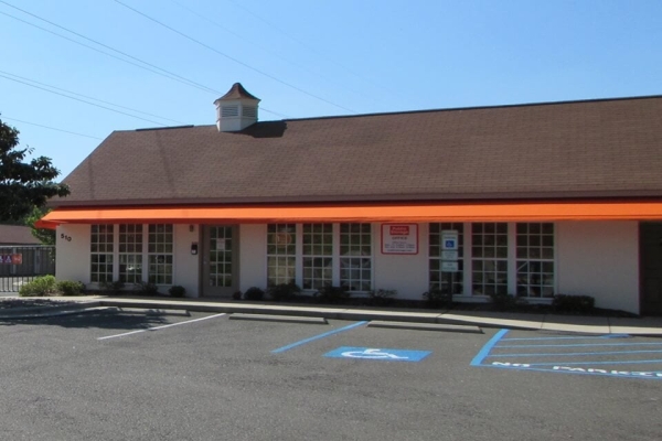 Facility photo: //images.sparefoot.com/medium/21497169f5f926e8385.jpg