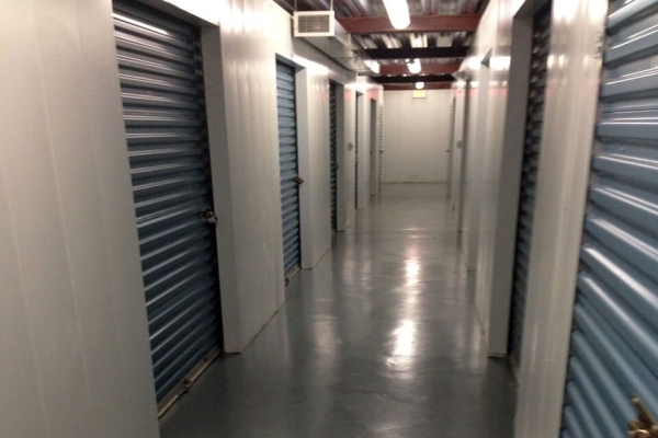 Facility photo: //images.sparefoot.com/medium/214973694aa562568a0.jpg