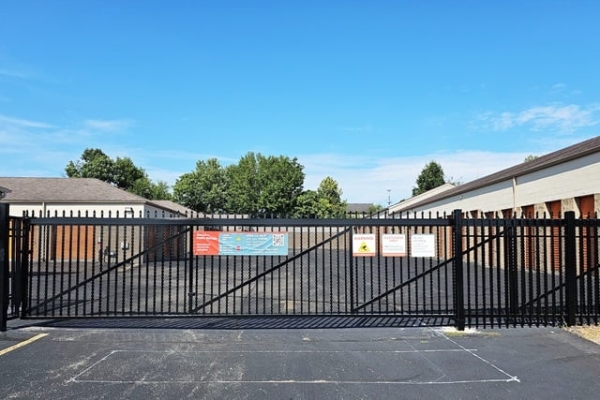 Facility photo: //images.sparefoot.com/medium/21497669f89b0c06d67.jpg
