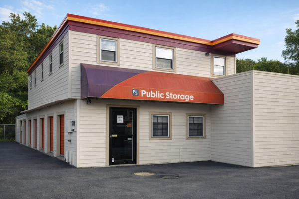 Facility photo: //images.sparefoot.com/medium/21498169f4a95c03539.jpg