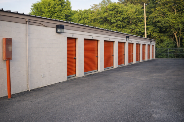 Facility photo: //images.sparefoot.com/medium/2149816a09c9a696fed.jpg