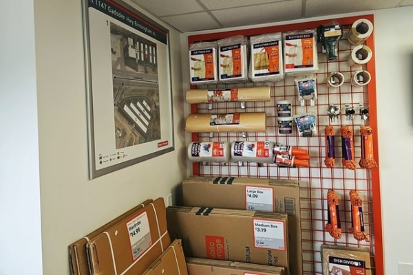 Facility photo: //images.sparefoot.com/medium/2149816a2c04dc0fcde.jpg