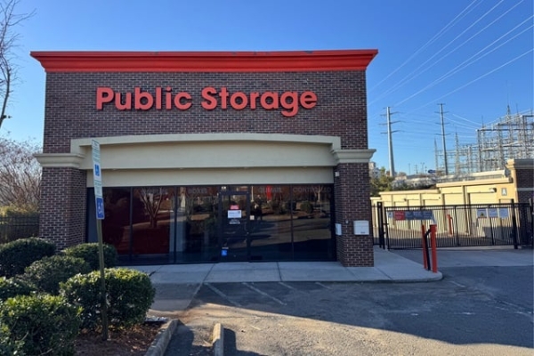 Storage Units at Public Storage - Charlotte - 7828 N Tryon St - 7828 N Tryon St