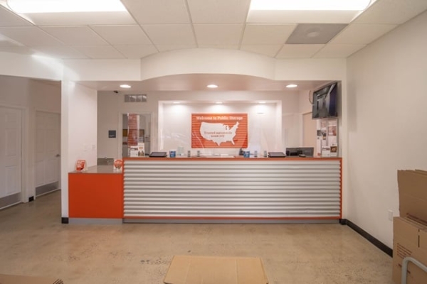 Facility photo: //images.sparefoot.com/medium/21498369285b459750b.jpg