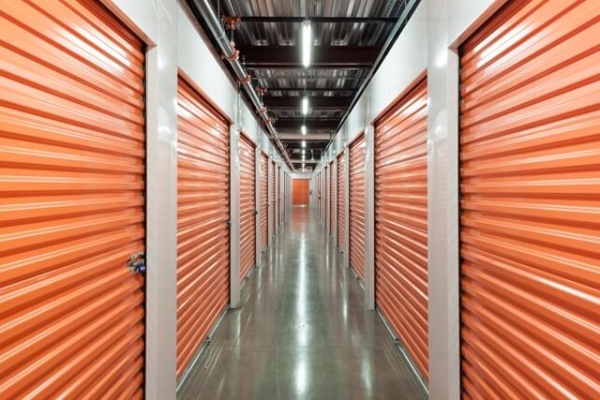 Facility photo: //images.sparefoot.com/medium/214985697624c60ae21.jpg