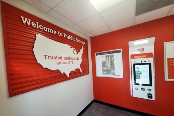 Facility photo: //images.sparefoot.com/medium/214986687cea1583a78.jpg