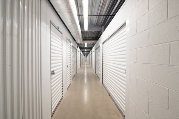Facility photo: //images.sparefoot.com/medium/2149886884d3308b3e7.jpg
