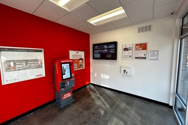 Facility photo: //images.sparefoot.com/medium/2149906878f5d594233.jpg