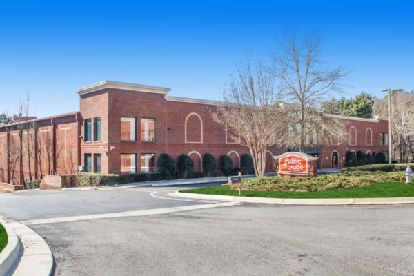 Facility photo: //images.sparefoot.com/medium/214995689c8e88603d3.jpg